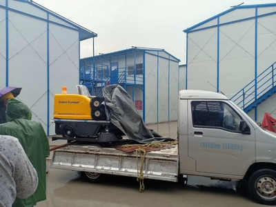 智慧清洁新里程 小型扫地车赋能中亿丰建设集团公路工程建筑项目